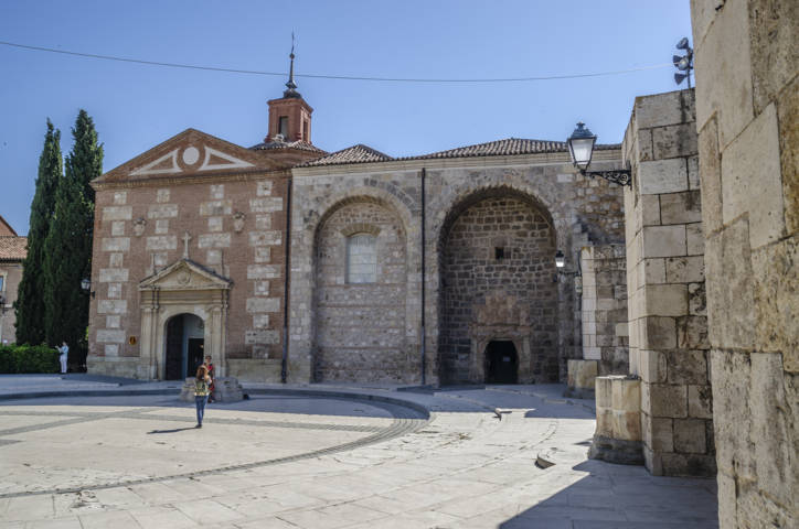 18 - Comunidad de Madrid - Alcala de Henares - capilla del Oidor y ruinas de Santa Maria